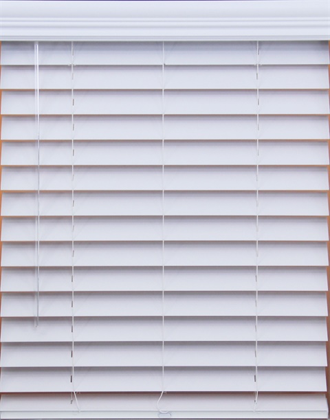2.5 Inch Cordless Faux Wood Blinds